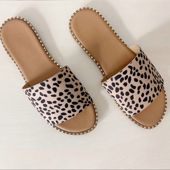 ✨NEW Mila Sandal- in Cheetah - Picture 4 of 6